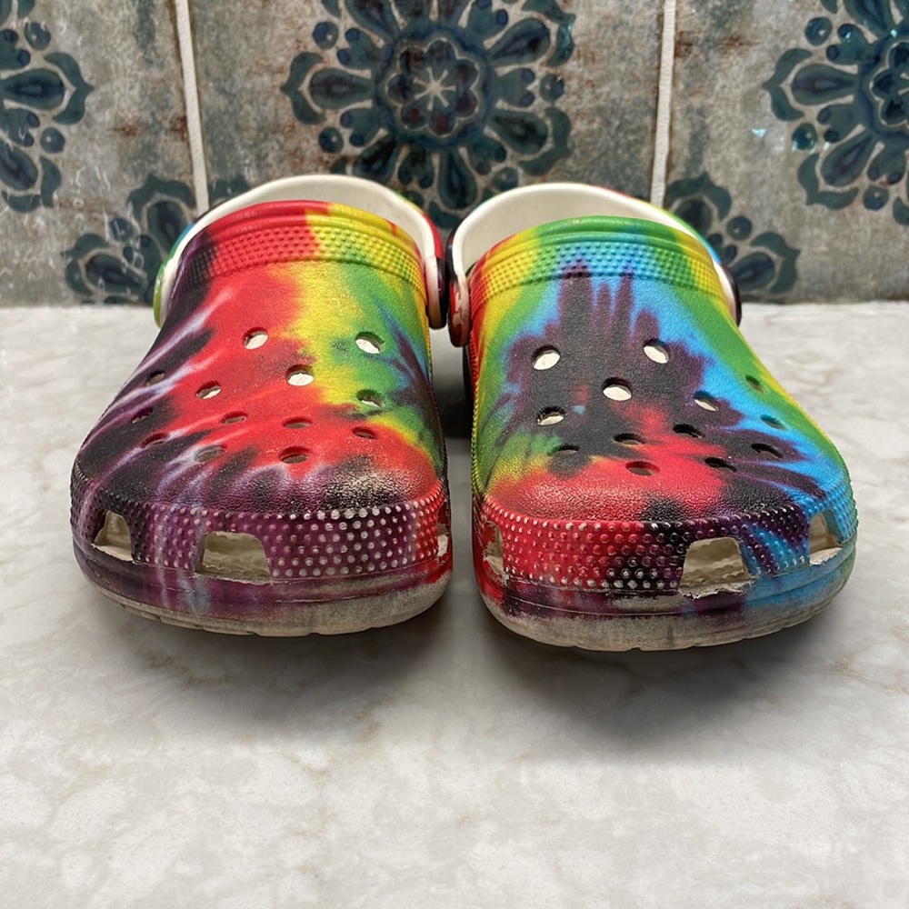 Rainbow Crocs size7 - Picture 2 of 6